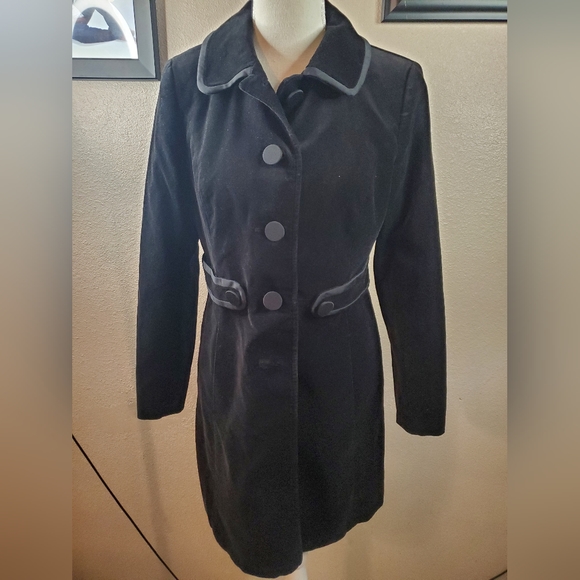 Beautiful Velvet Jacket - Picture 1 of 7